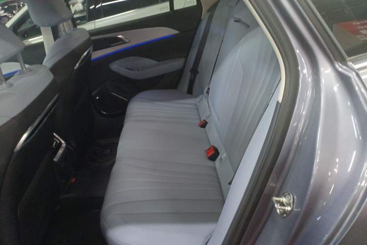 Used Hongqi H5 PHEV 2025 170 Super Hybrid Version Left Rear Seat
