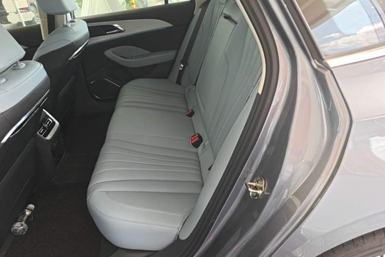 Used Hongqi H5 PHEV 2025 170 Super Hybrid Version Left Rear Seat