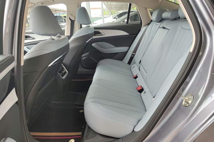 Used Hongqi H5 PHEV 2025 170 Super Hybrid Version Left Rear Seat