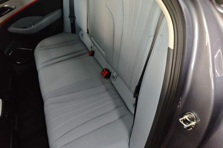 Used Hongqi H5 PHEV 2025 170 Super Hybrid Version Left Rear Seat