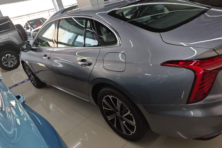 Used Hongqi H5 PHEV 2025 170 Super Hybrid Version Left Side