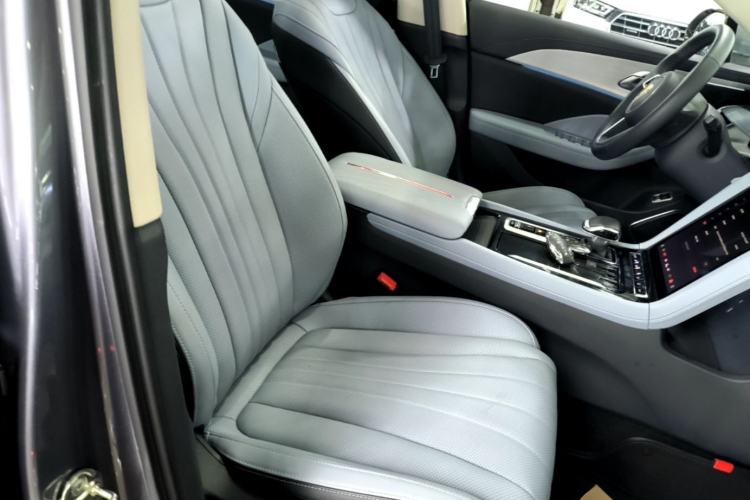 Used Hongqi H5 PHEV 2025 170 Super Hybrid Version Right Front Seat