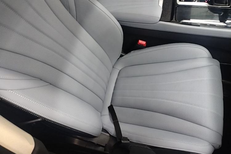 Used Hongqi H5 PHEV 2025 170 Super Hybrid Version Right Front Seat