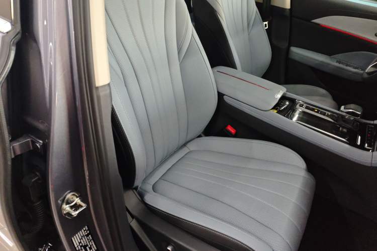 Used Hongqi H5 PHEV 2025 170 Super Hybrid Version Right Front Seat