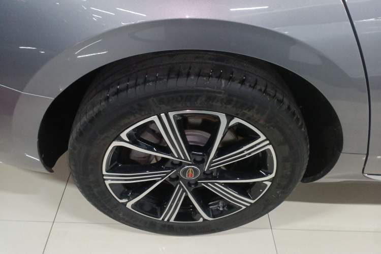 Used Hongqi H5 PHEV 2025 170 Super Hybrid Version Right Rear Wheel Hub