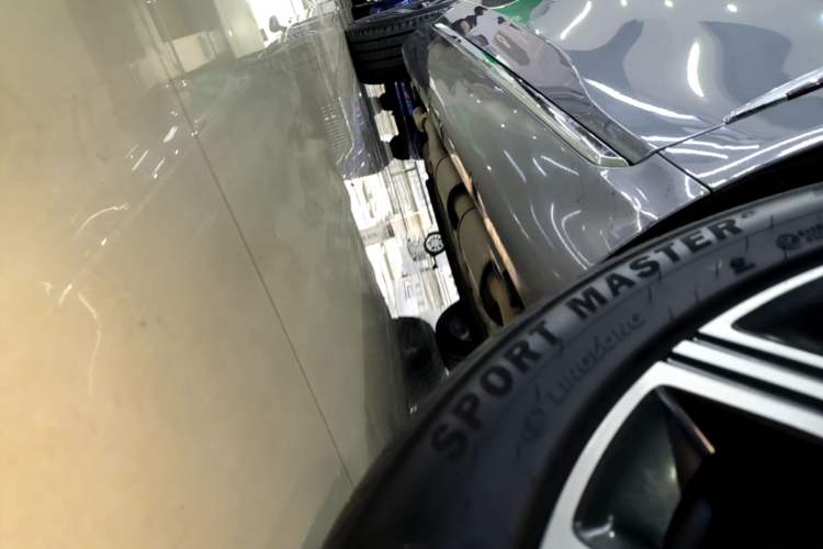 Used Hongqi H5 PHEV 2025 170 Super Hybrid Version Right Side Sill