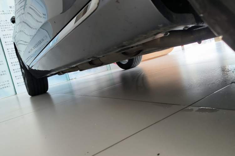 Used Hongqi H5 PHEV 2025 170 Super Hybrid Version Right Side Sill