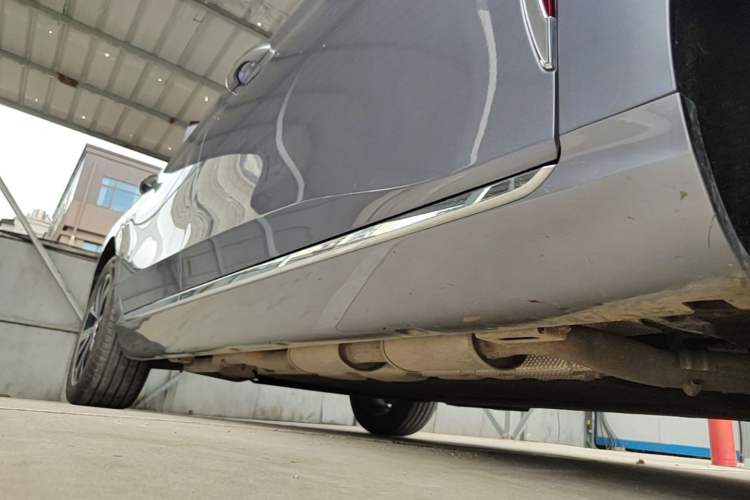 Used Hongqi H5 PHEV 2025 170 Super Hybrid Version Right Side Sill