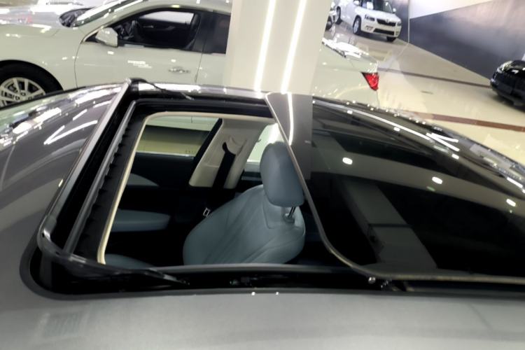 Used Hongqi H5 PHEV 2025 170 Super Hybrid Version Roof