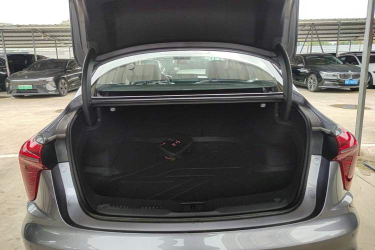 Used Hongqi H5 PHEV 2025 170 Super Hybrid Version Trunk
