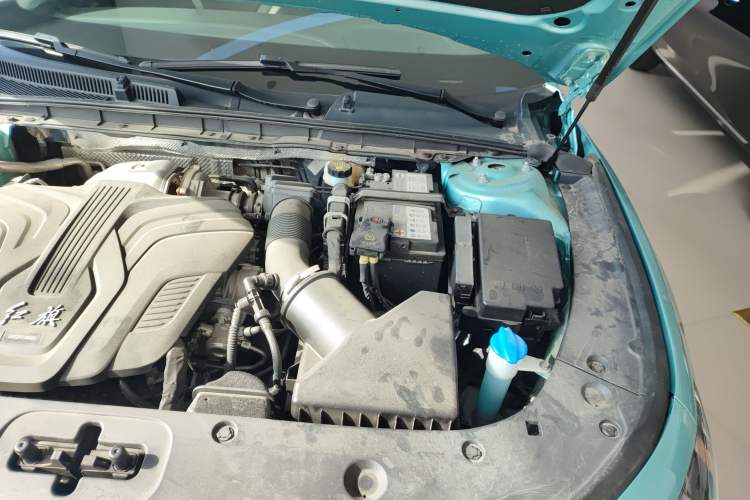 Used Hongqi H6 2023 2.0T ZhiMei Edition Engine Bay Left
