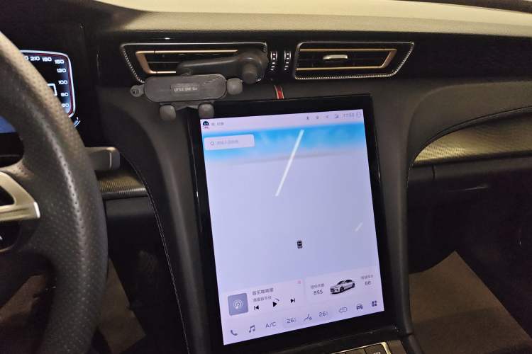 Used Hongqi H6 2023 2.0T ZhiMei Edition Audio And AC Panel