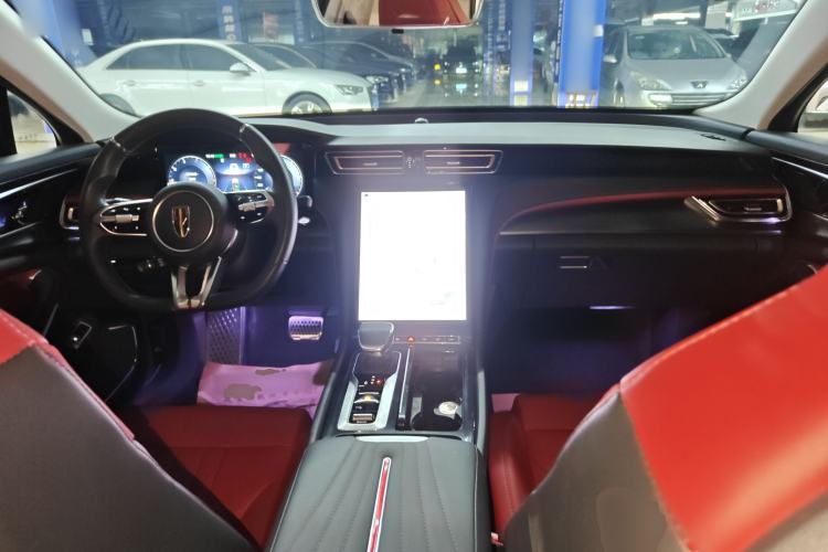 Used Hongqi H6 2023 2.0T Zhiyi Version Center Console
