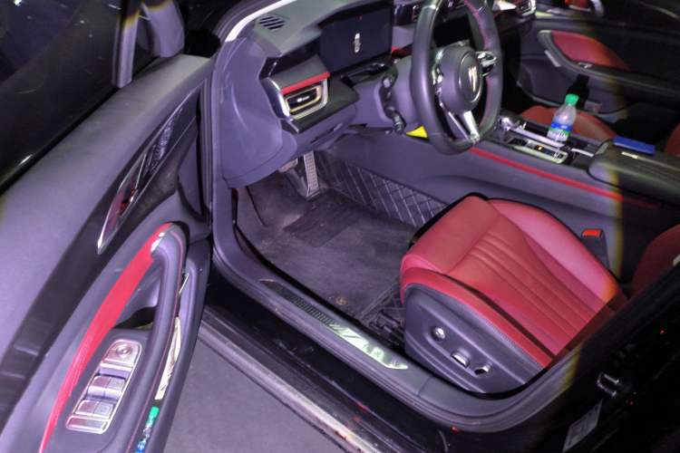Used Hongqi H6 2023 2.0T Zhiyi Version Driver Seat