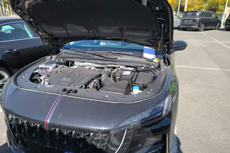 Used Hongqi H6 2023 2.0T ZhiMei Edition Engine Bay Left