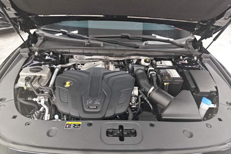 Used Hongqi H6 2023 2.0T ZhiShang Version Engine Bay