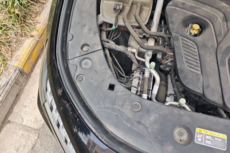 Used Hongqi H6 2023 2.0T ZhiShang Version Engine Bay Right