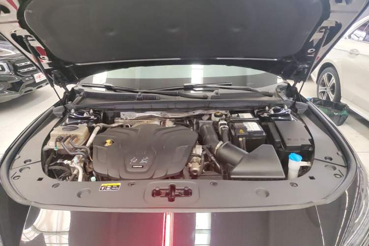 Used Hongqi H6 2023 2.0T ZhiShang Version Engine Bay