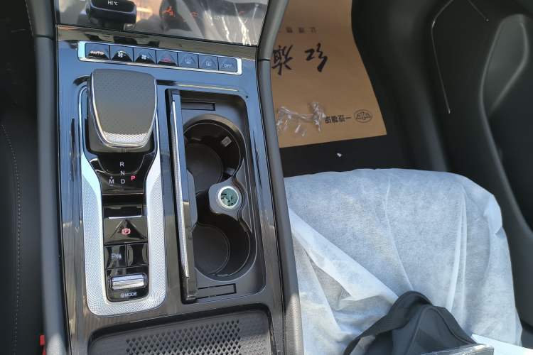 Used Hongqi H6 2023 2.0T ZhiMei Edition Gear Lever