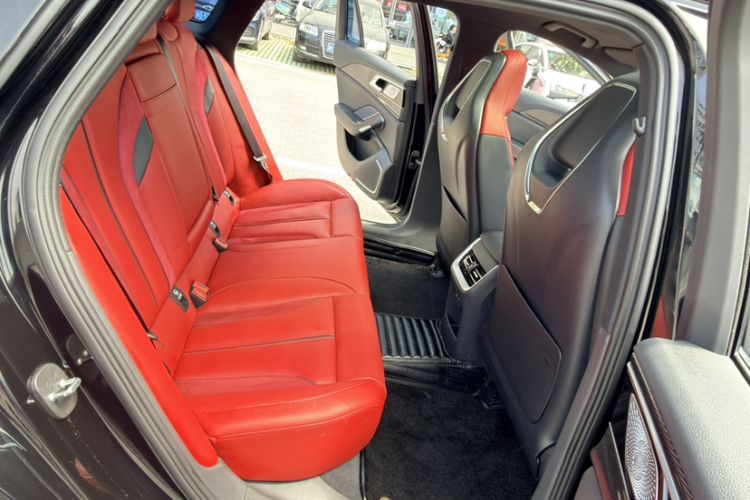 Used Hongqi H6 2023 2.0T ZhiShang Version Interior 11
