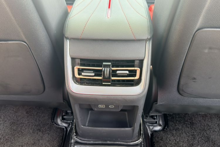 Used Hongqi H6 2023 2.0T ZhiShang Version Interior 8