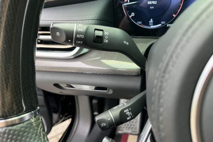 Used Hongqi H6 2023 2.0T ZhiShang Version Interior 9