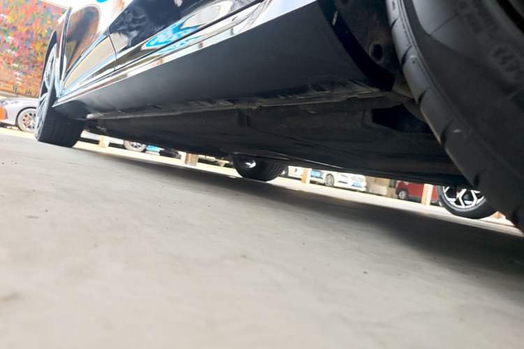 Used Hongqi H6 2023 2.0T ZhiShang Version Left Side Sill