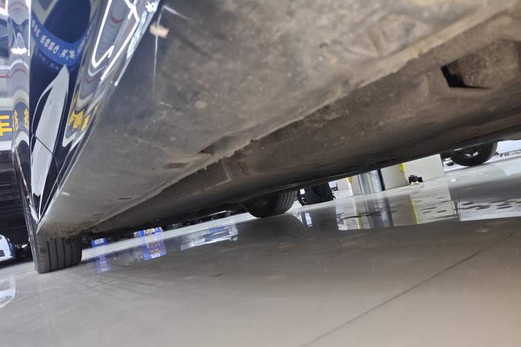 Used Hongqi H6 2023 2.0T Zhiyi Version Left Side Sill
