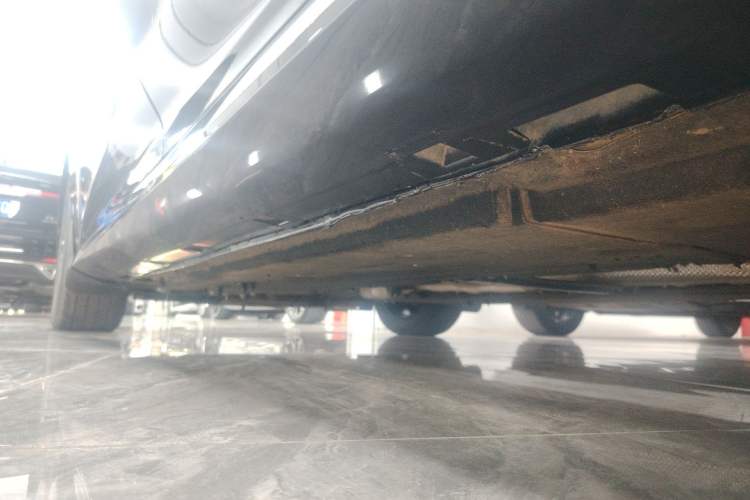 Used Hongqi H6 2023 2.0T Zhiyi Version Left Side Sill