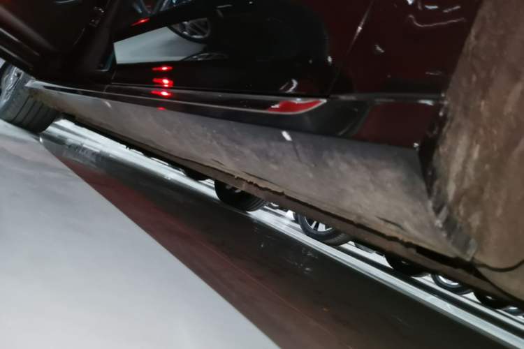Used Hongqi H6 2023 2.0T Zhiyi Version Left Side Sill