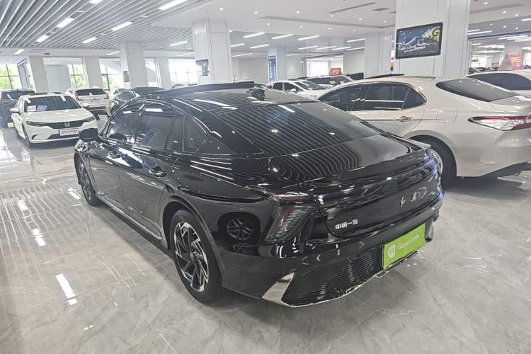 Used Hongqi H6 2023 2.0T Zhiyi Version Rear Left 45 Deg