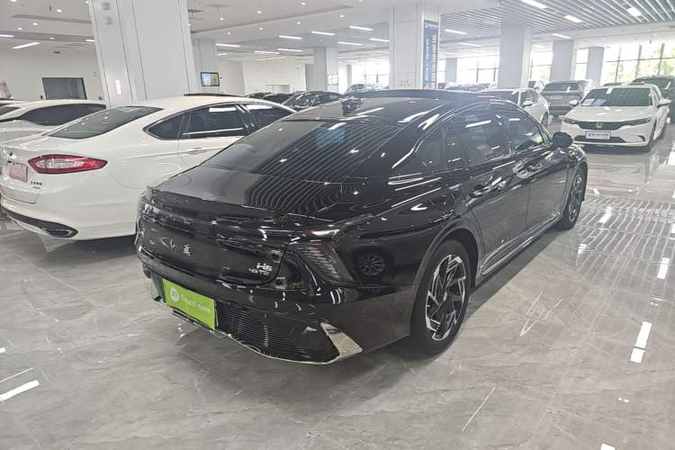 Used Hongqi H6 2023 2.0T Zhiyi Version Rear Right 45 Deg