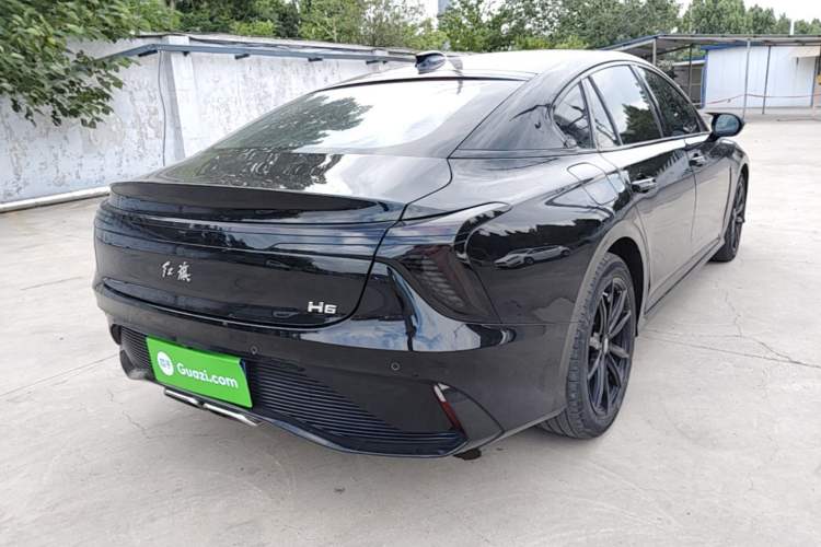 Used Hongqi H6 2023 2.0T ZhiShang Version Rear Right 45 Deg