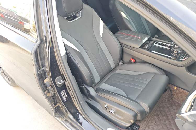 Used Hongqi H6 2023 2.0T Zhiyi Version Right Front Seat
