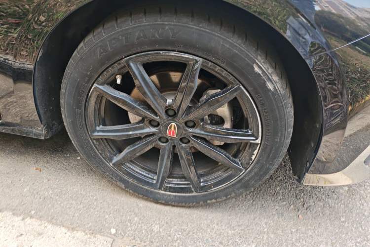 Used Hongqi H6 2023 2.0T ZhiShang Version Right Front Wheel Hub