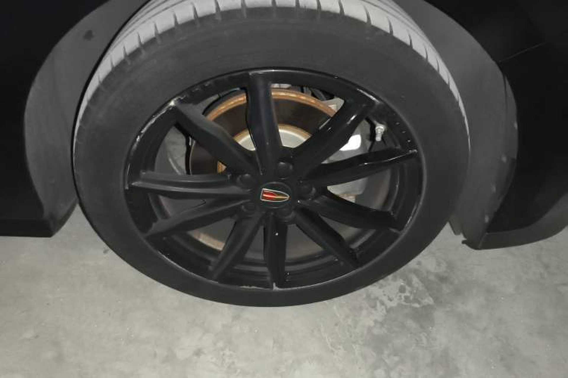 Used Hongqi H6 2023 2.0T ZhiShang Version Right Front Wheel Hub