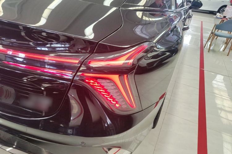 Used Hongqi H6 2023 2.0T ZhiShang Version Right Rear Taillight