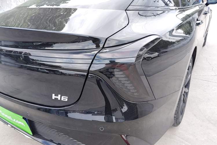 Used Hongqi H6 2023 2.0T ZhiShang Version Right Rear Taillight