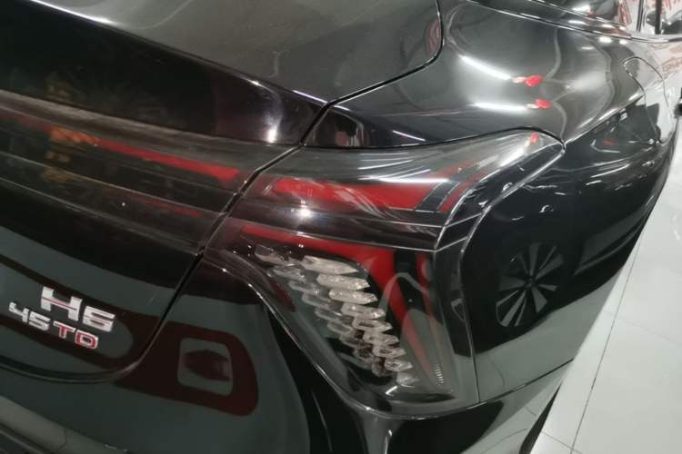 Used Hongqi H6 2023 2.0T Zhiyi Version Right Rear Taillight