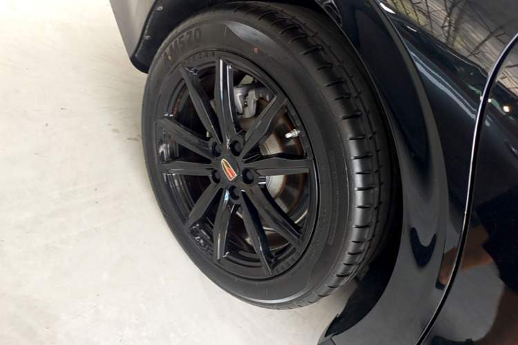 Used Hongqi H6 2023 2.0T ZhiShang Version Right Rear Wheel Hub