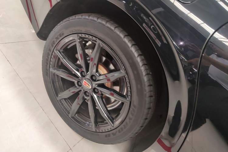 Used Hongqi H6 2023 2.0T ZhiShang Version Right Rear Wheel Hub