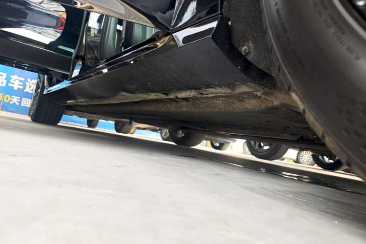 Used Hongqi H6 2023 2.0T ZhiShang Version Right Side Sill