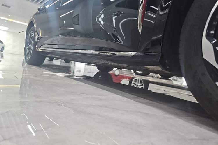 Used Hongqi H6 2023 2.0T Zhiyi Version Right Side Sill
