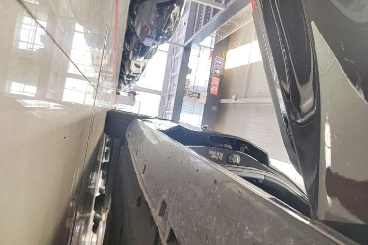 Used Hongqi H6 2023 2.0T ZhiShang Version Right Side Sill