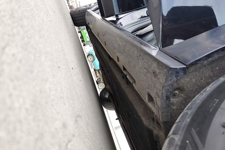 Used Hongqi H6 2023 2.0T ZhiShang Version Right Side Sill