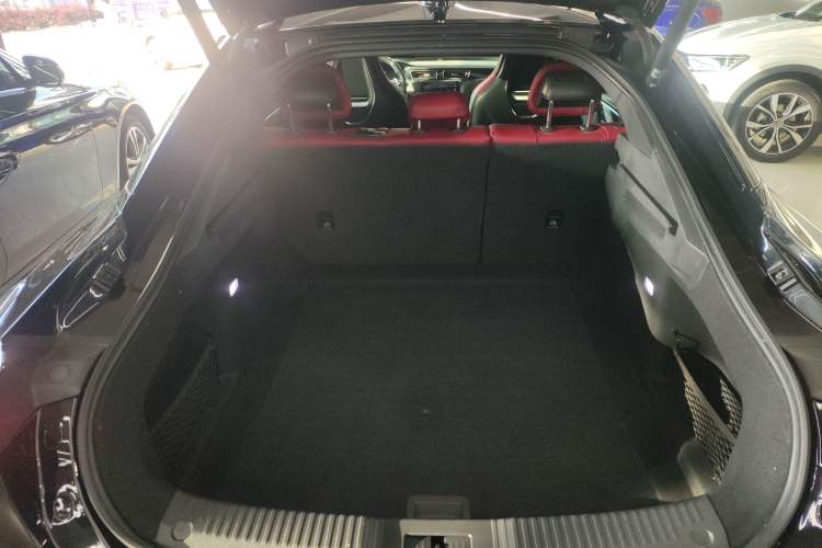 Used Hongqi H6 2023 2.0T ZhiShang Version Trunk