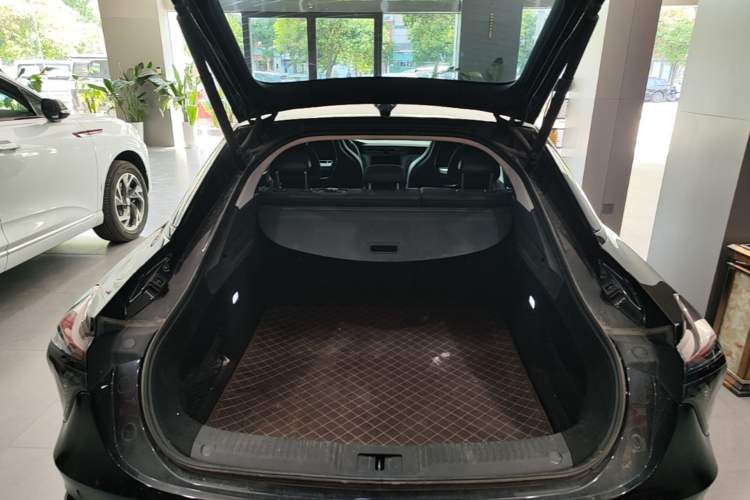 Used Hongqi H6 2023 2.0T ZhiMei Edition Trunk