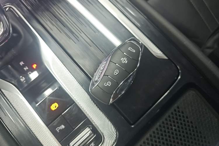 Used Hongqi H6 2023 2.0T Zhiyi Version Vehicle Key
