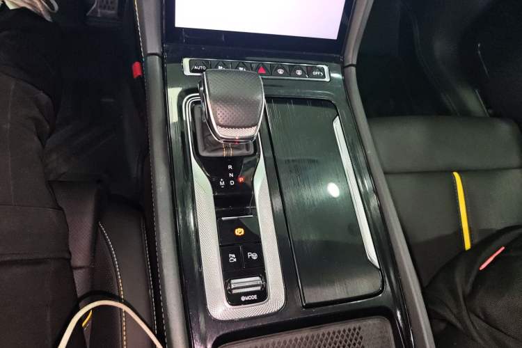 Used Hongqi H6 2023 2.0T ZhiZhen Edition Gear Lever