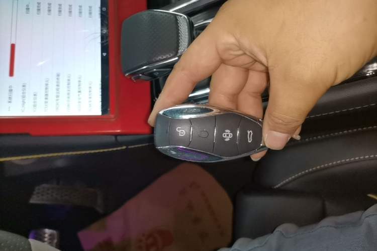 Used Hongqi H6 2023 2.0T ZhiZhen Edition Vehicle Key
